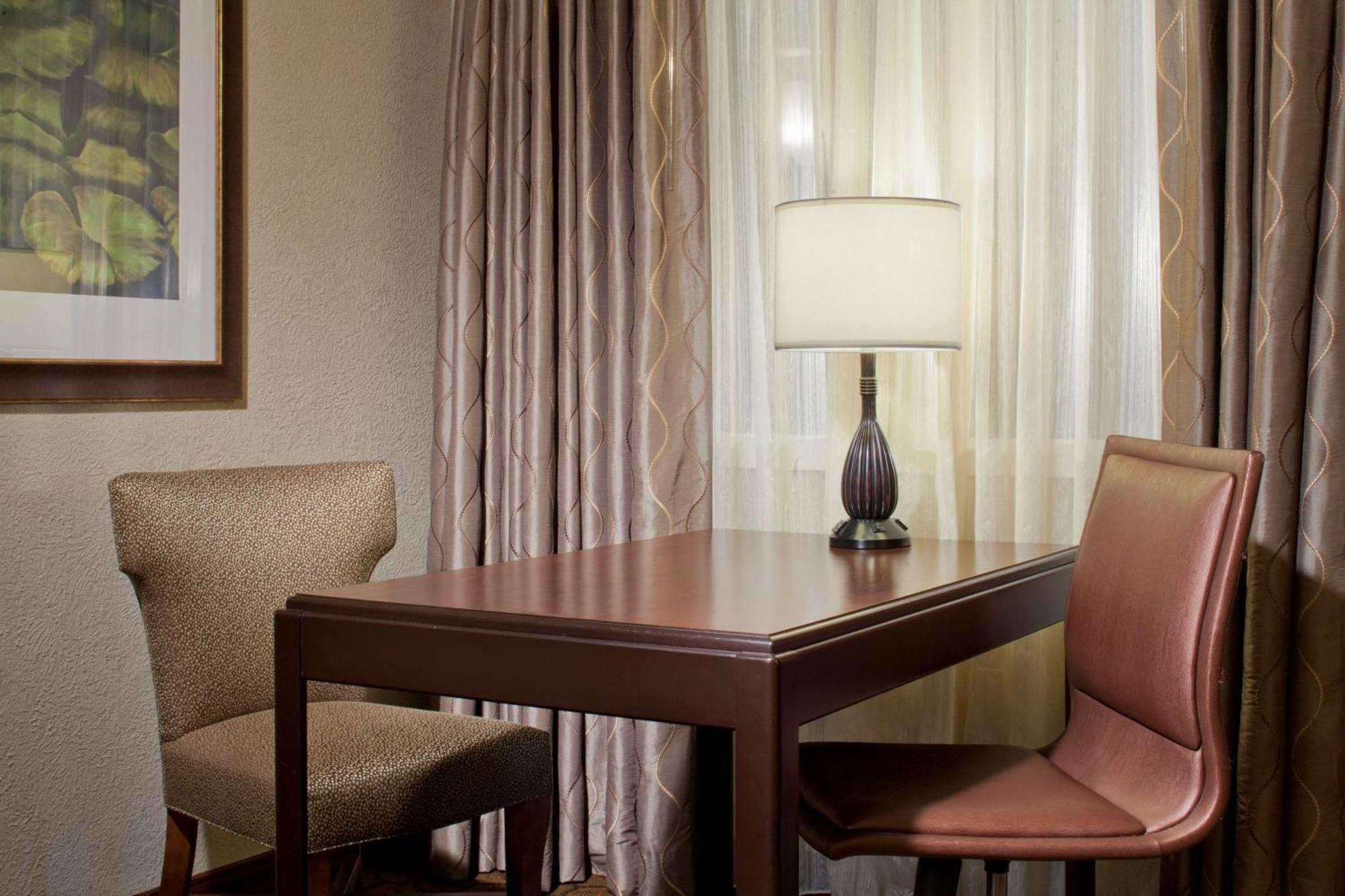 Embassy Suites By Hilton Dallas Near The Galleria Екстериор снимка
