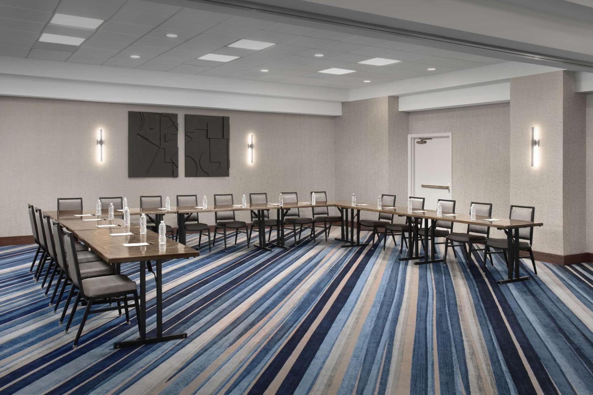 Embassy Suites By Hilton Dallas Near The Galleria Екстериор снимка