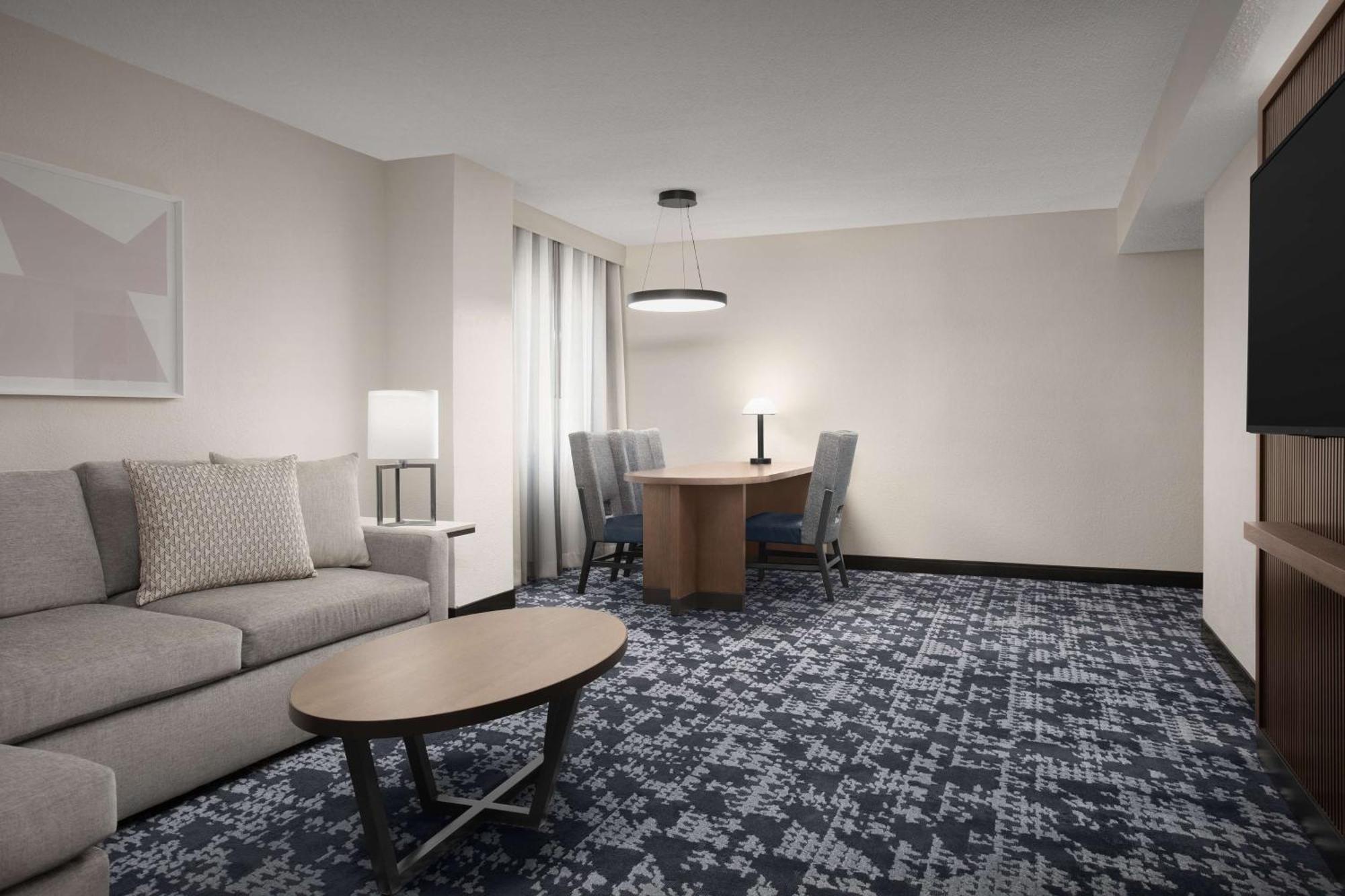 Embassy Suites By Hilton Dallas Near The Galleria Екстериор снимка