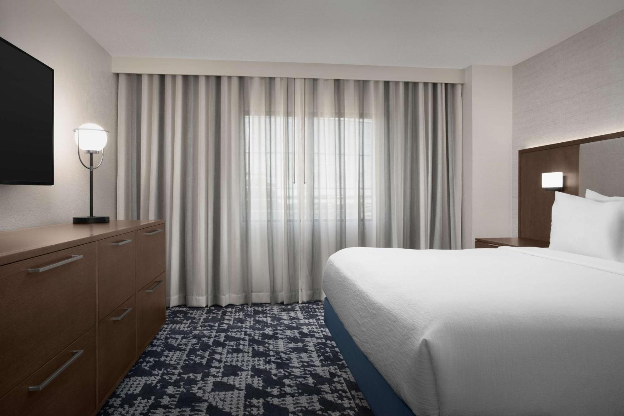 Embassy Suites By Hilton Dallas Near The Galleria Екстериор снимка