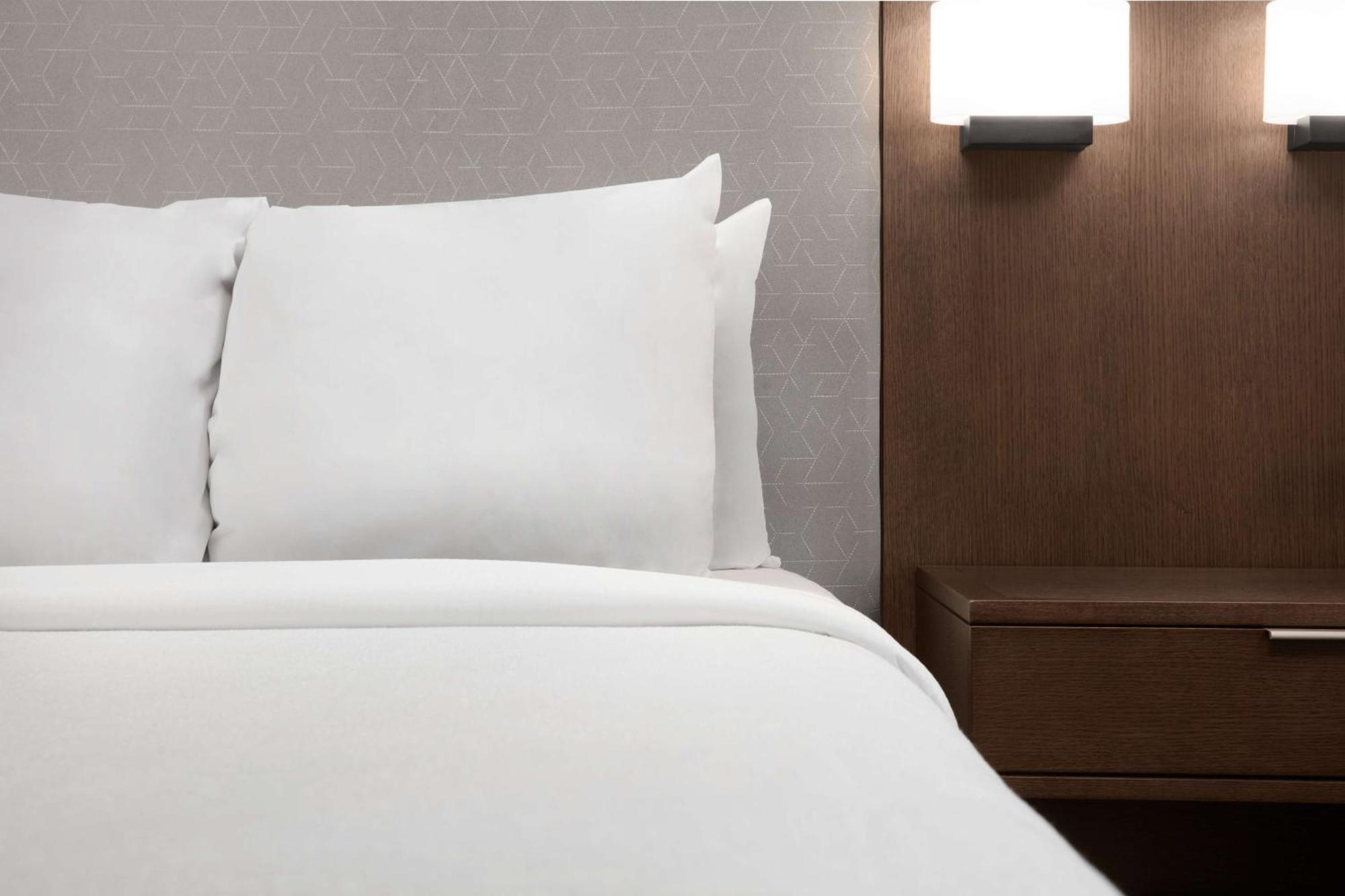 Embassy Suites By Hilton Dallas Near The Galleria Екстериор снимка