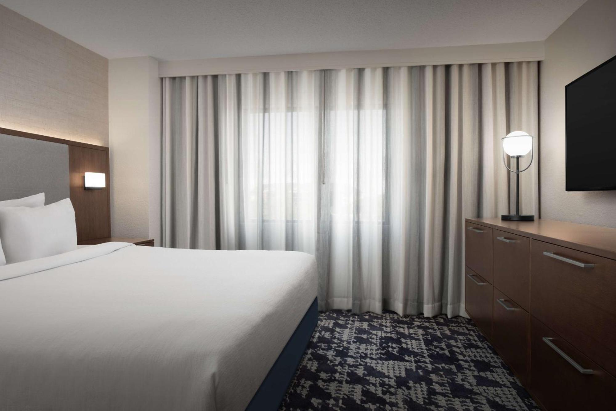 Embassy Suites By Hilton Dallas Near The Galleria Екстериор снимка
