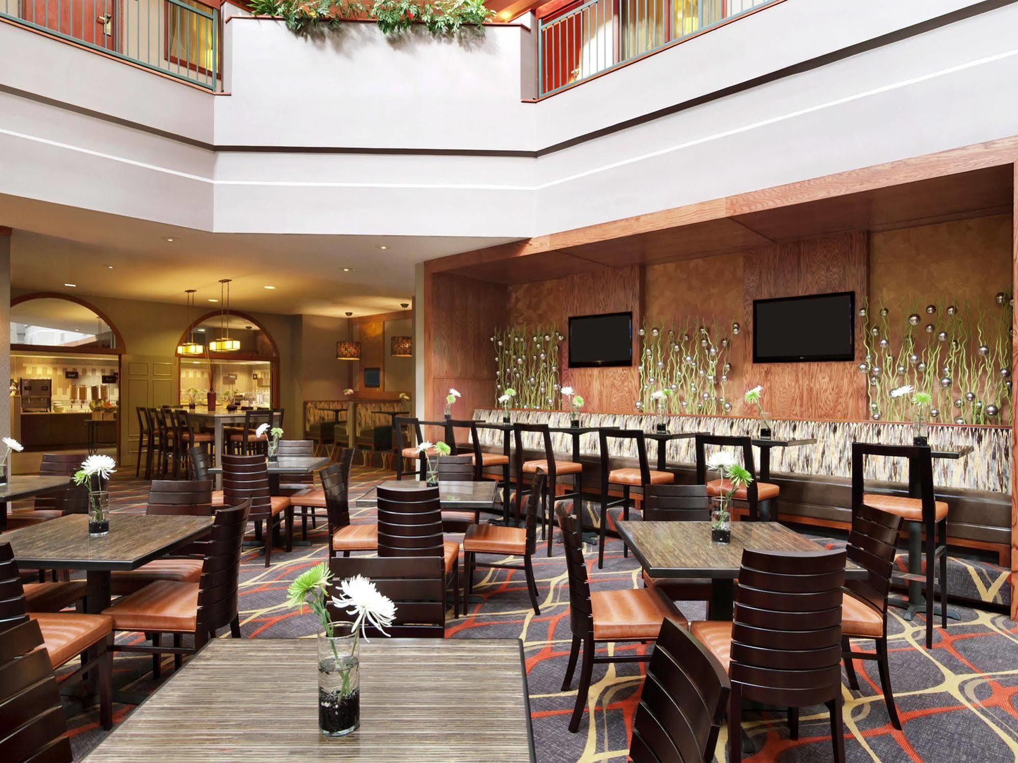 Embassy Suites By Hilton Dallas Near The Galleria Екстериор снимка