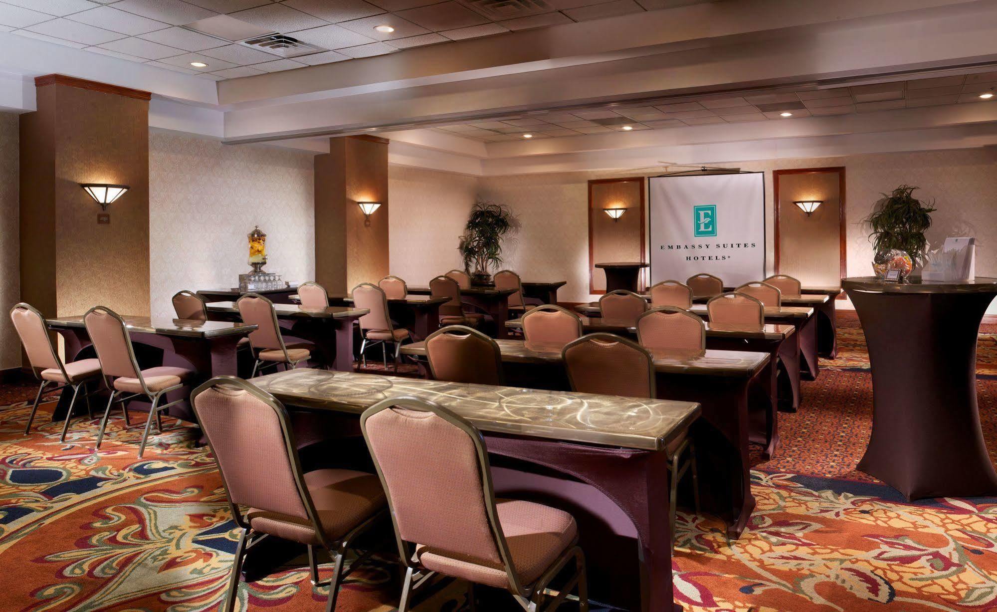 Embassy Suites By Hilton Dallas Near The Galleria Екстериор снимка